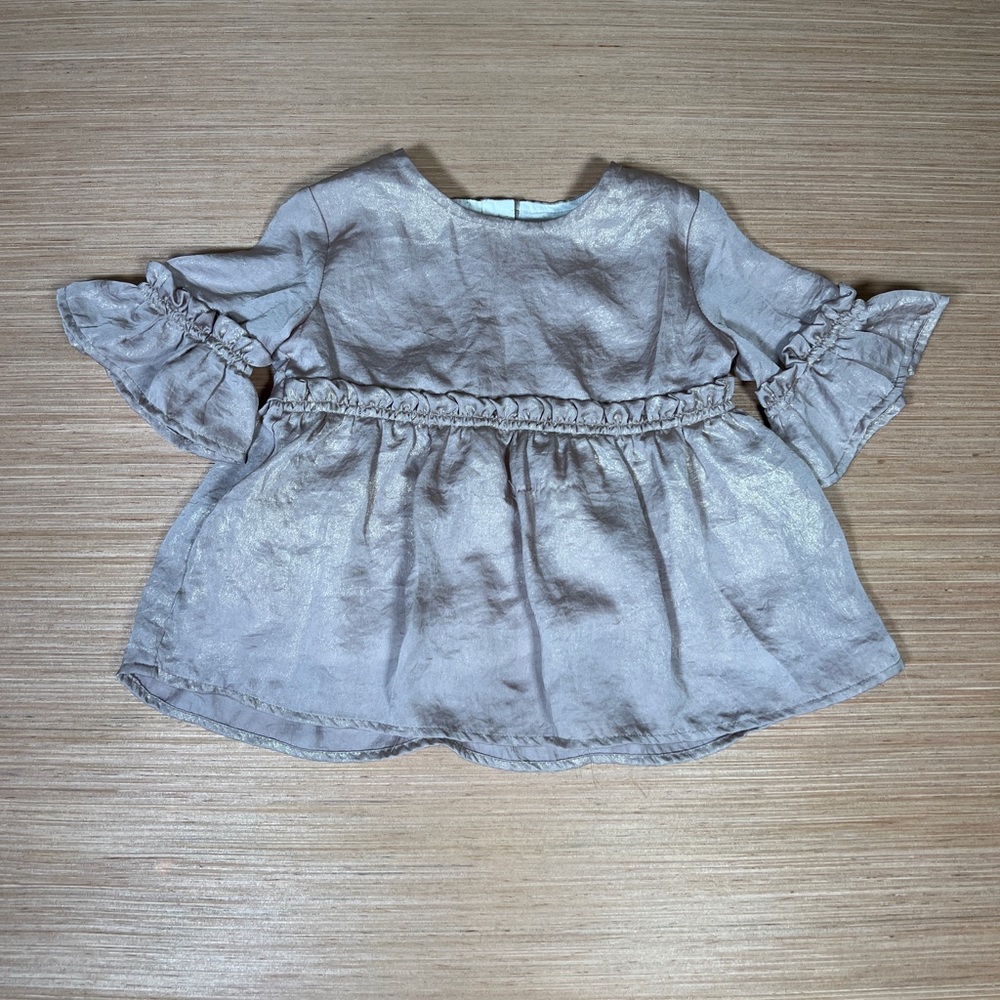 Gap girls shirt size 5T champagne color